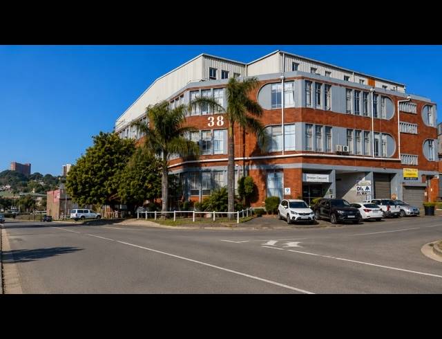 3,271M² BUILDING FOR SALE IN WATERVAL PARK
